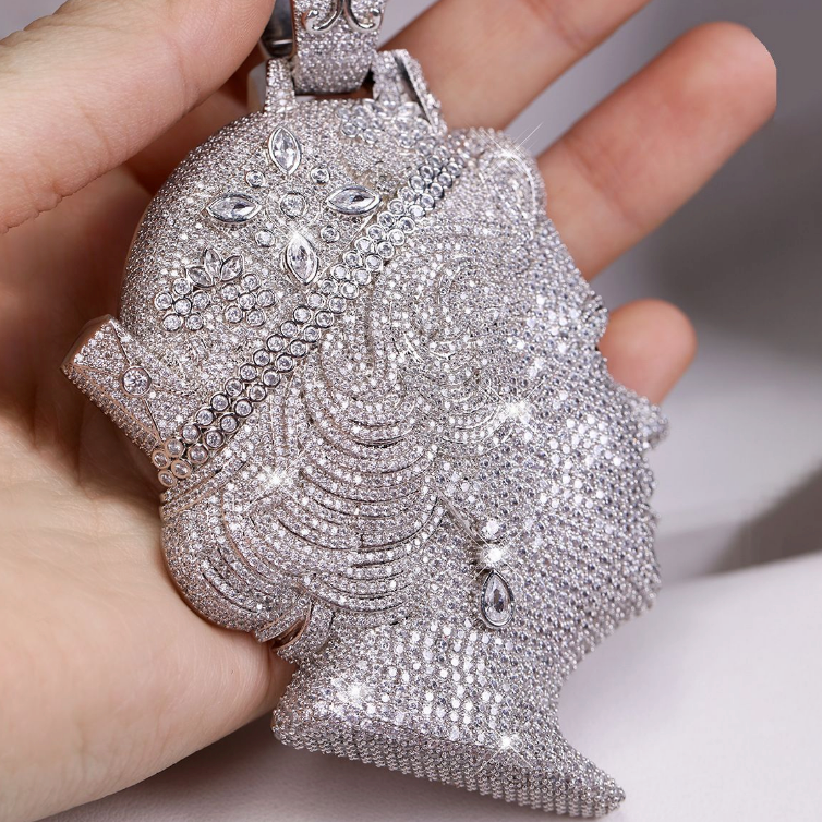 【Ice205】Central Queen Pendant