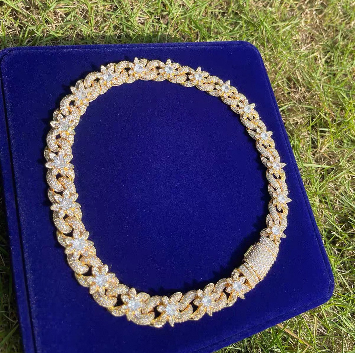 【Ice143】Iced Blossom Cuban Chain Necklace