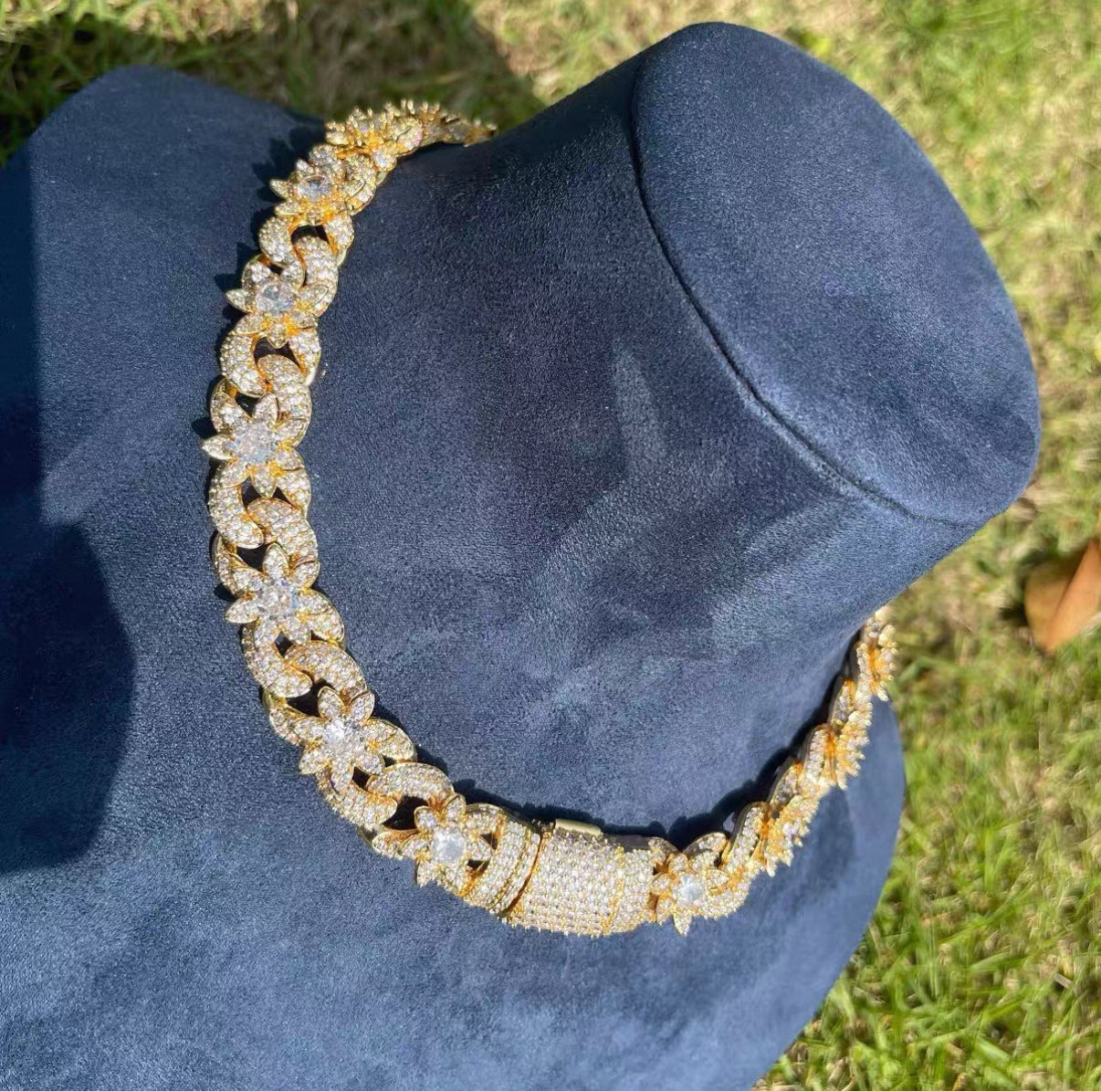 【Ice143】Iced Blossom Cuban Chain Necklace