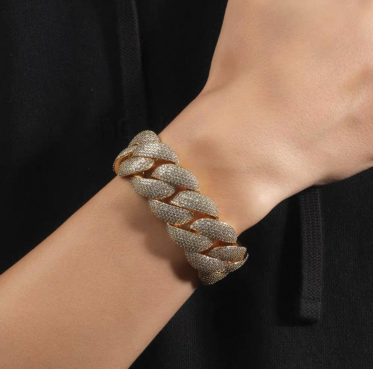 【Ice105】Iced Out Miami Cuban Chain Bracelet (24mm)