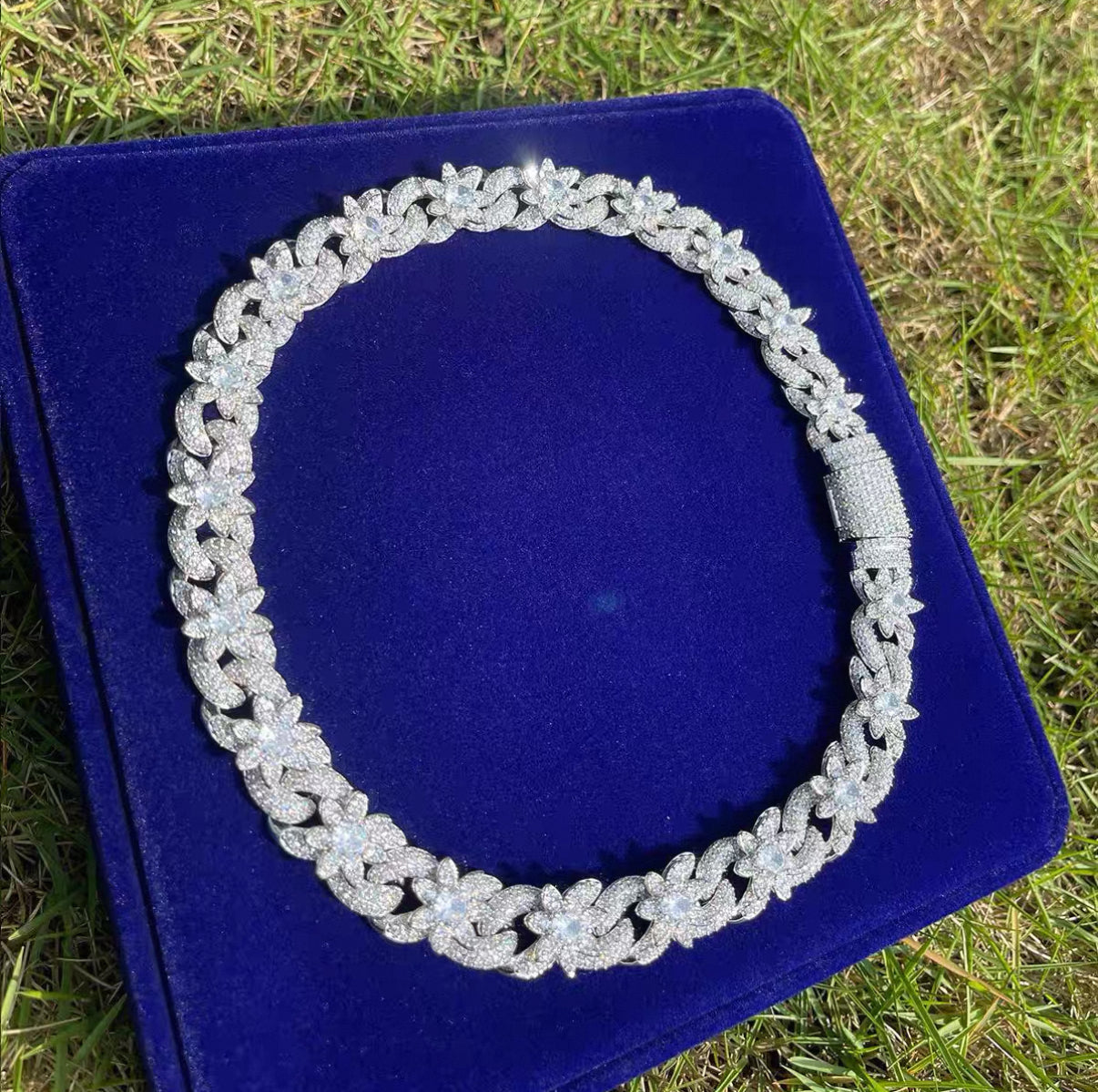 【Ice143】Iced Blossom Cuban Chain Necklace