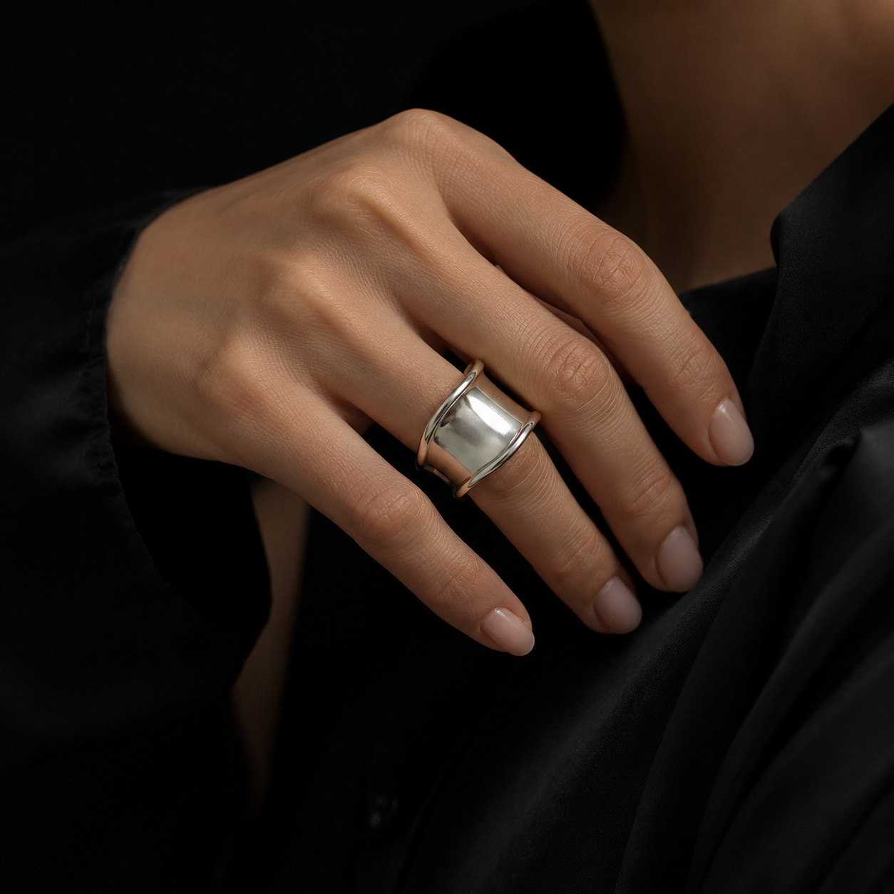 【Ice234】Fluid Cuff Ring