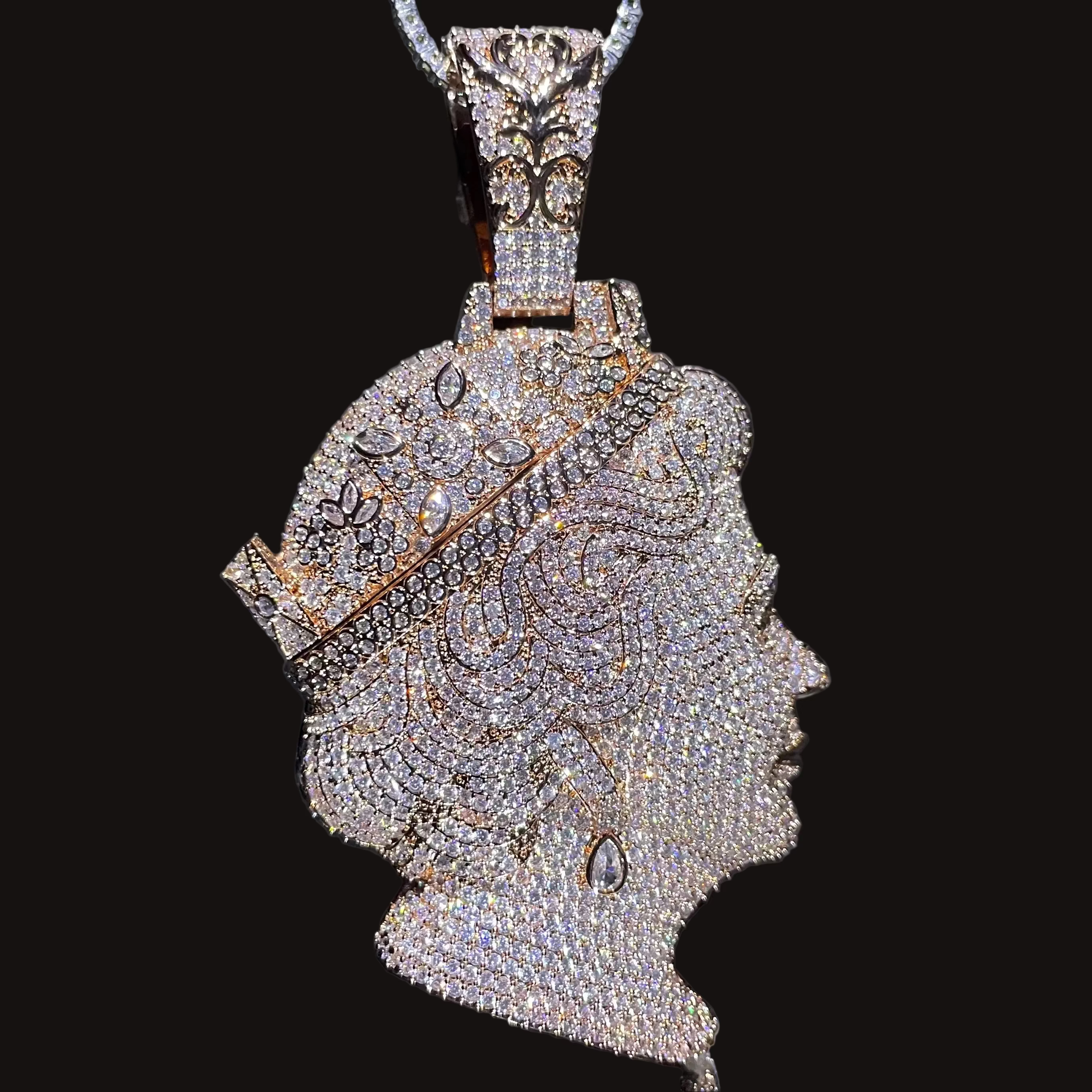 【Ice205】Central Queen Pendant