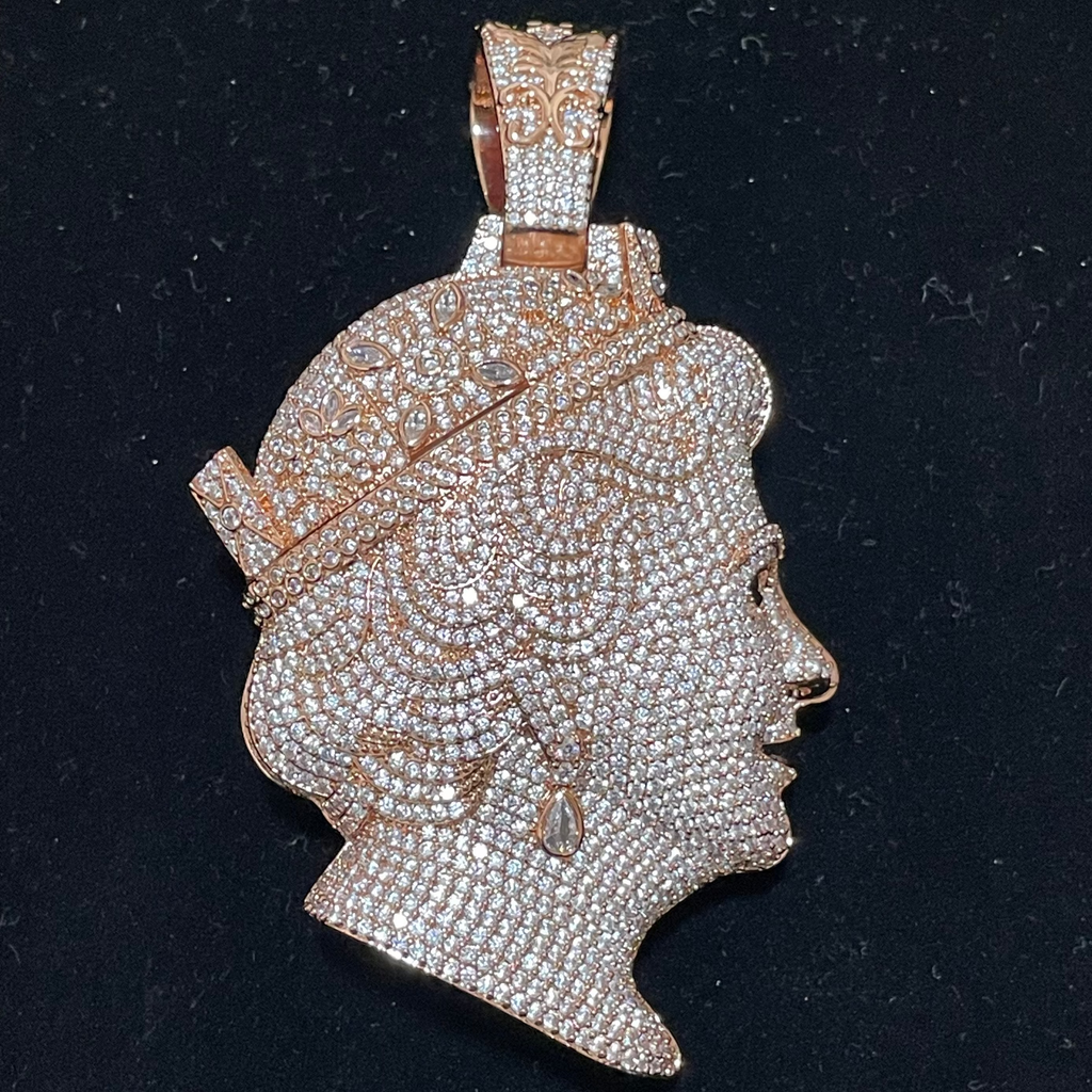 【Ice205】Central Queen Pendant
