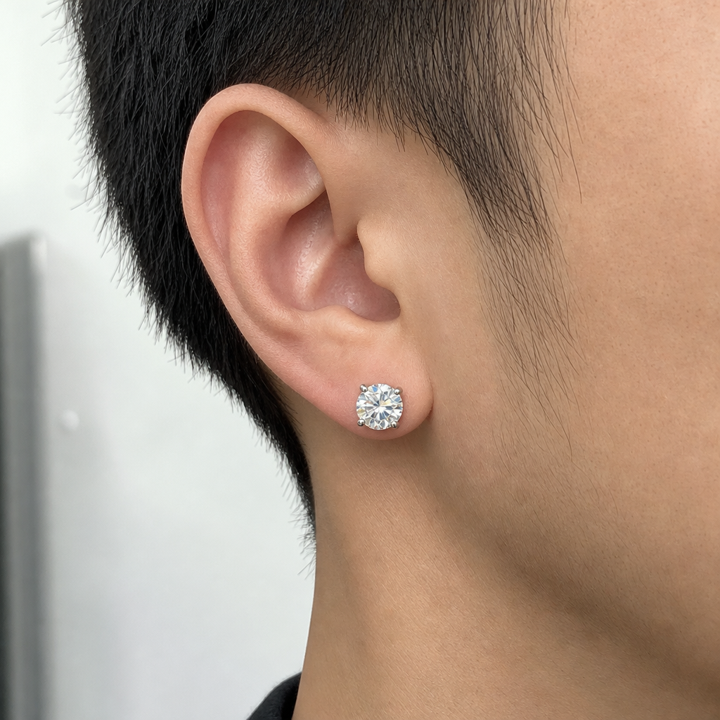 【Ice102】Aurora Shine Pierce【Moissanite】を着用した自然なUGC画像
