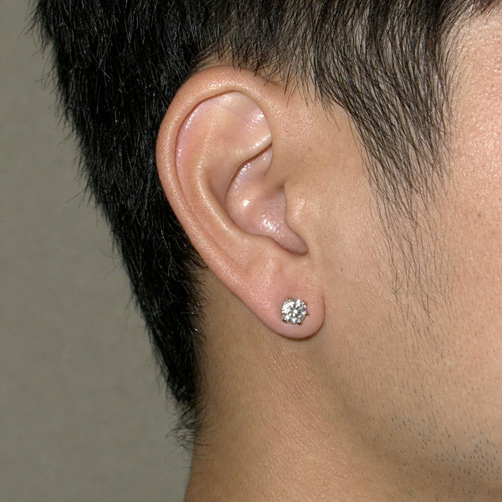 【Ice102】Aurora Shine Pierce【Moissanite】を着用したY2Kデジカメ風の自然なUGC画像