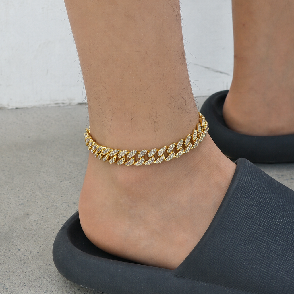 【Ice108】Iced Out Prong Chain Ankletを着用した自然なUGC画像