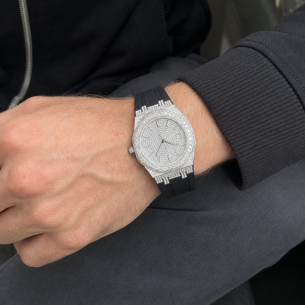 【Ice131】Royal Ice Diamond Watch【Moissanite/White Gold】を着用した自然なUGC画像