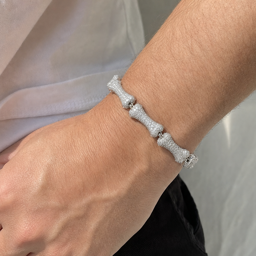 【Ice160】Bone Chain Braceletを着用した自然なUGC画像