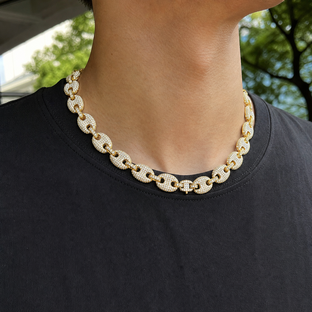 【Ice163】Iced Mariner Link Necklaceを着用した自然なUGC画像
