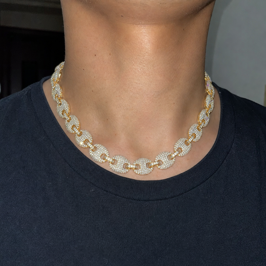 【Ice163】Iced Mariner Link Necklaceを着用したY2Kデジカメ風の自然なUGC画像