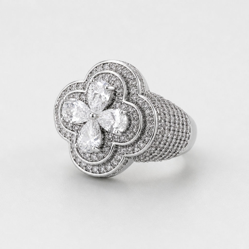 【Ice168】Iced Out Clover Ring 全体が分かる商品画像