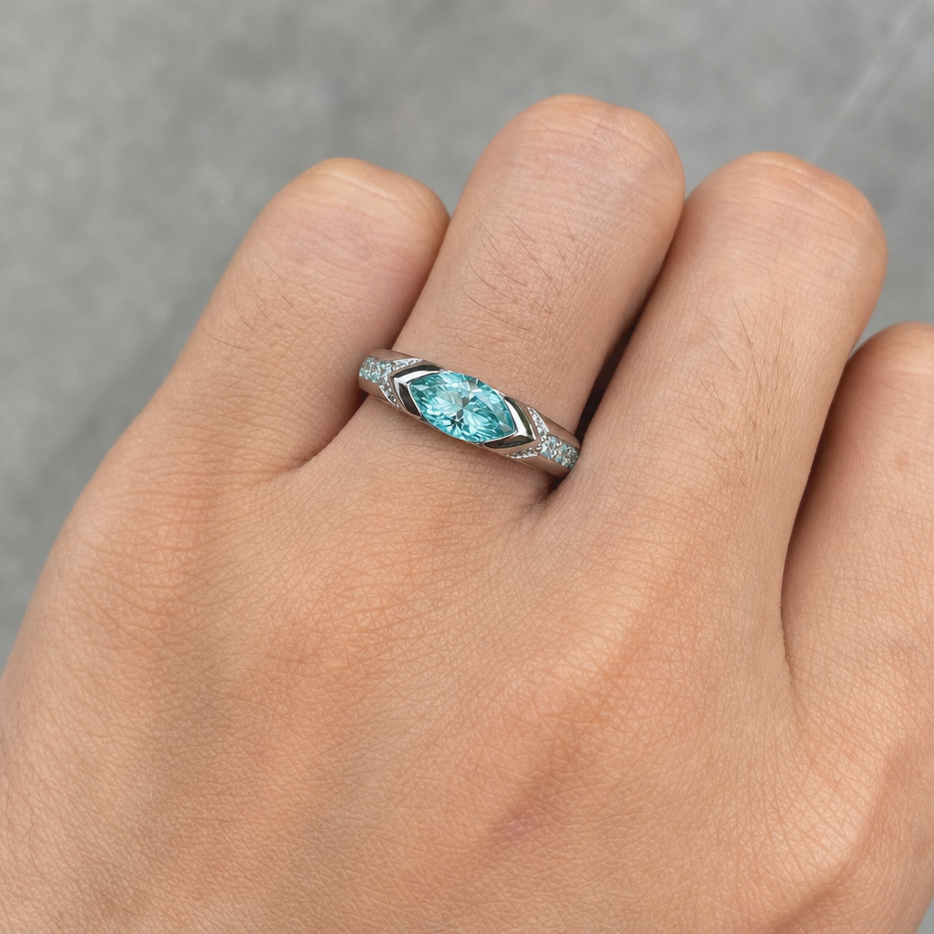 【Ice171】Bule Moissanite Ringを着用した自然なUGC画像
