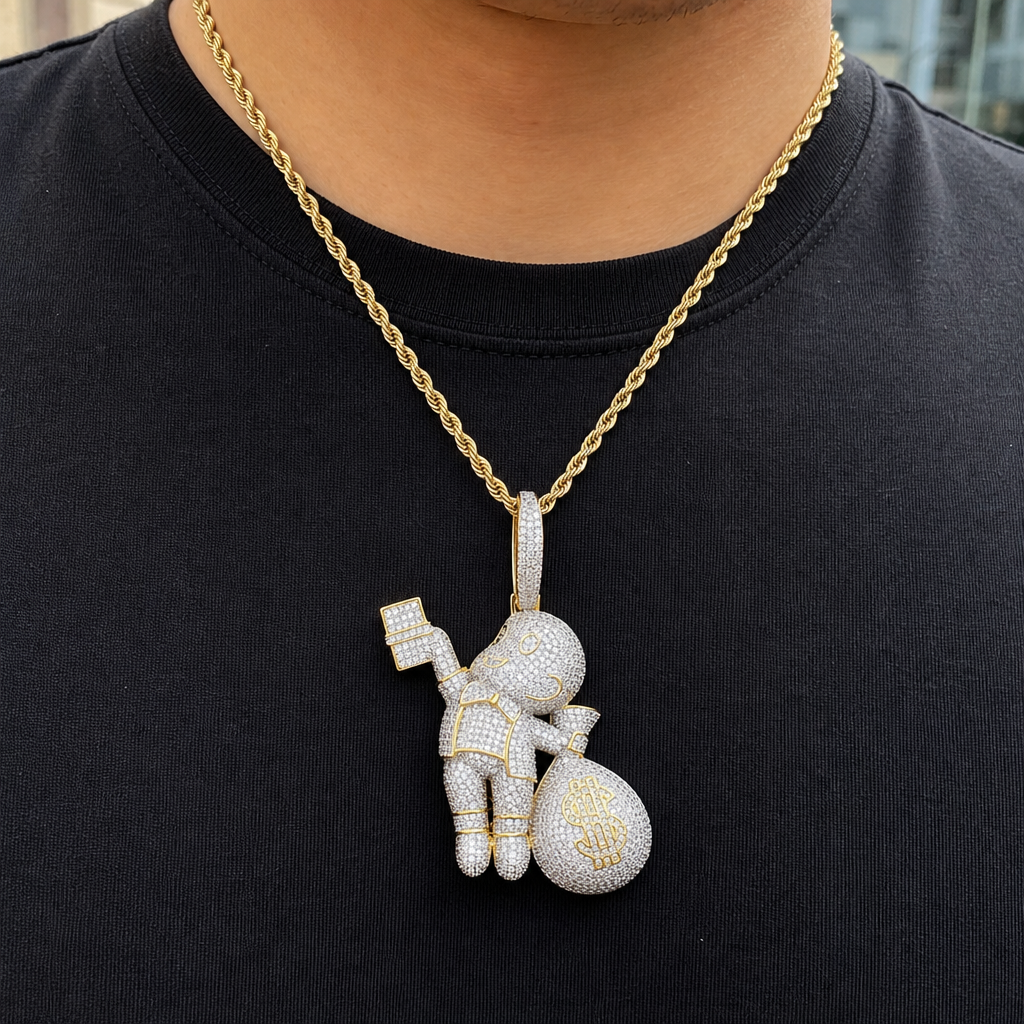 【Ice179】Money Boy Pendantを着用した自然なUGC画像