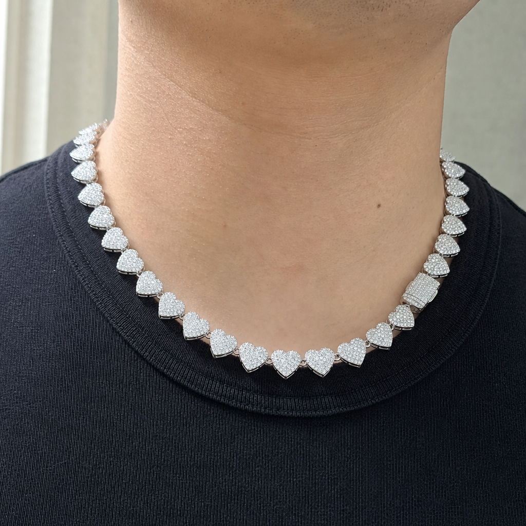 【Ice183】Love Core Chain Necklaceを着用した自然なUGC画像