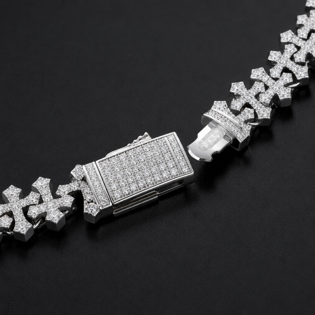 【Ice185】Chains Cross Bracelet 石留め・留め具・細部が分かるディテール画像