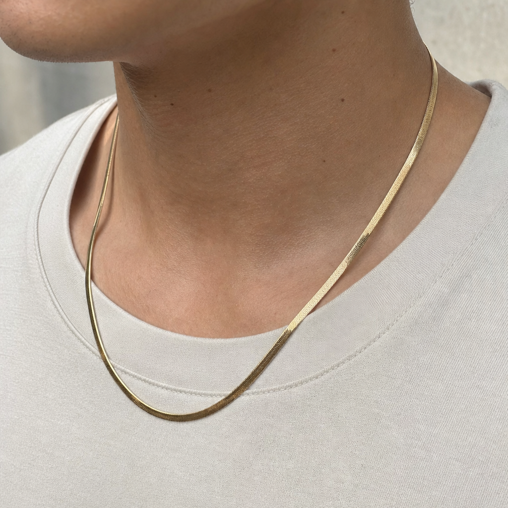 【Ice186】Snake Chain Necklaceを着用した自然なUGC画像