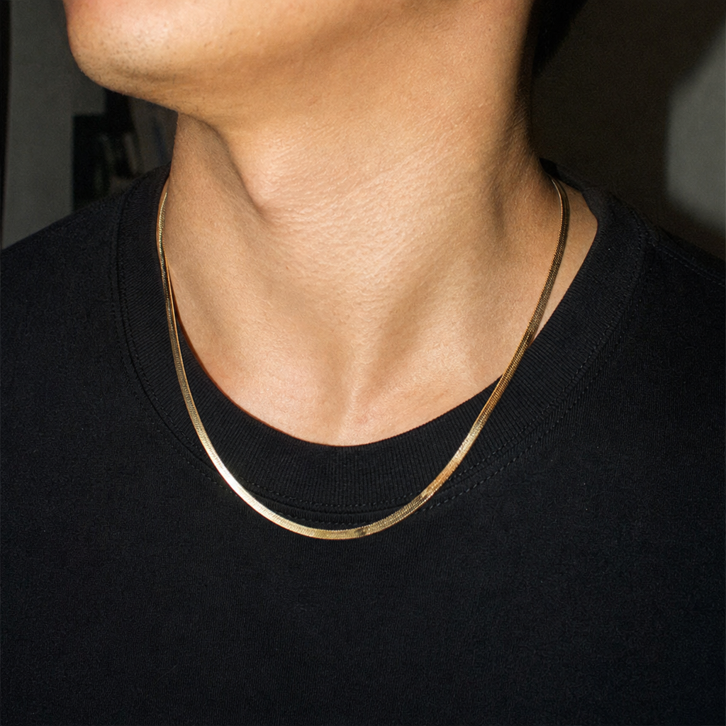 【Ice186】Snake Chain Necklaceを着用したY2Kデジカメ風の自然なUGC画像