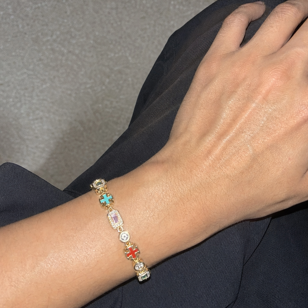 【Ice187】Precious Color Chain Braceletを着用したY2Kデジカメ風の自然なUGC画像