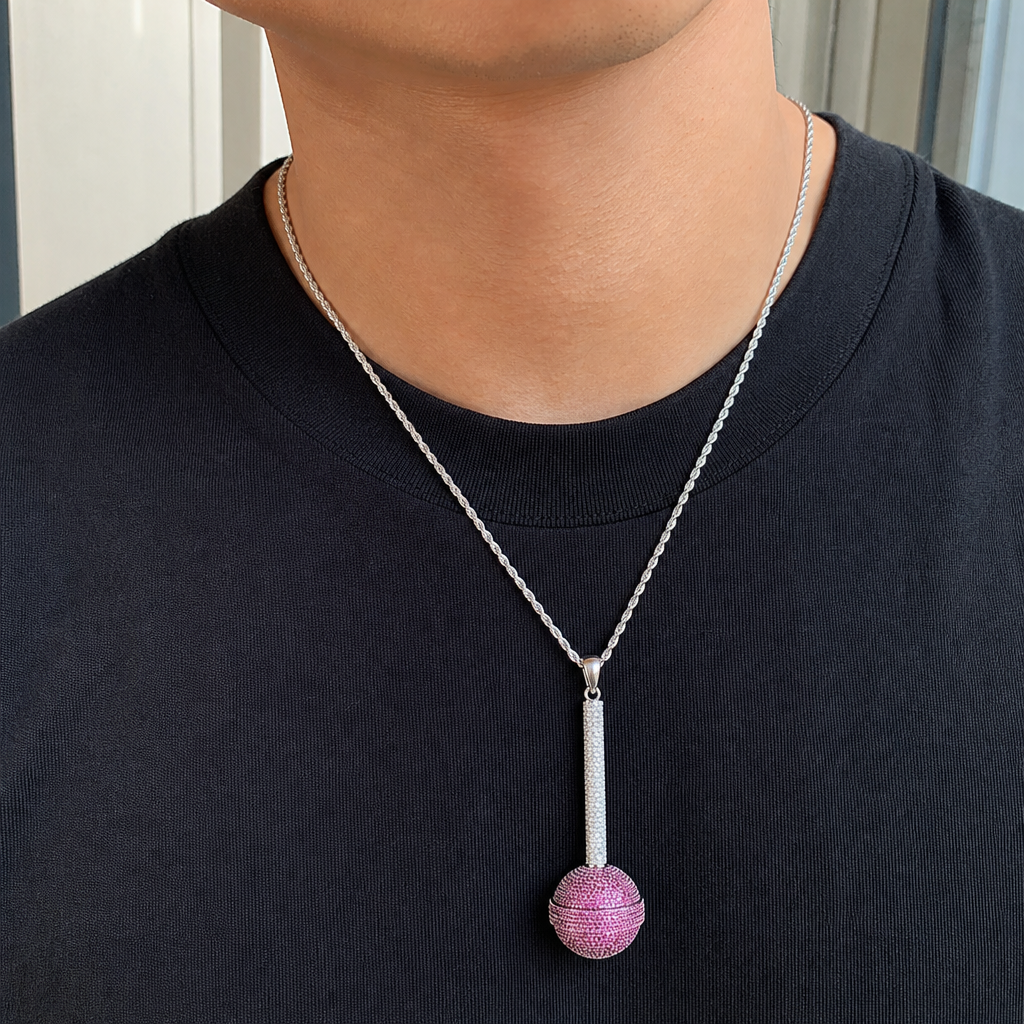 【Ice202】Playboy Candy Pendantを着用した自然なUGC画像