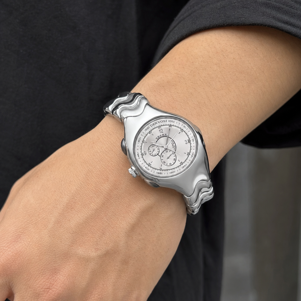 【Ice205】Liquid Helix Watchを着用した自然なUGC画像