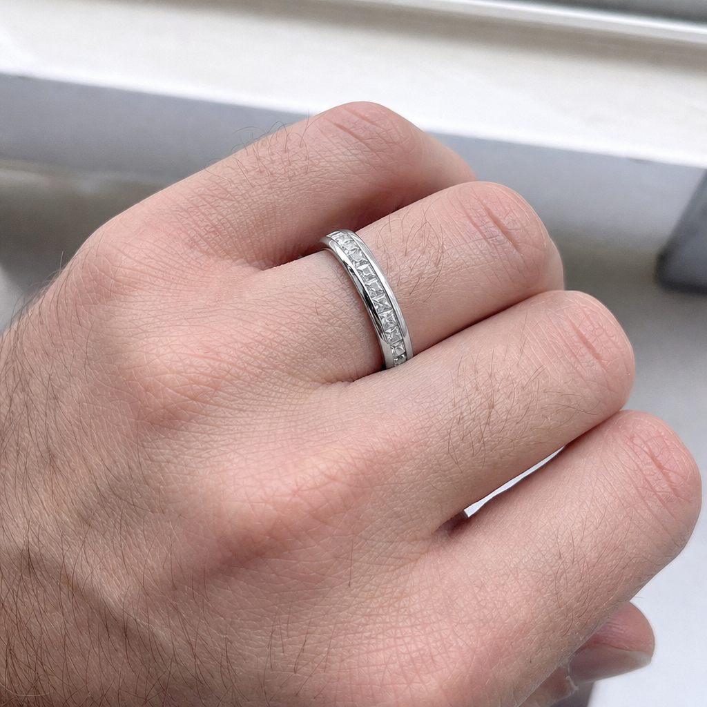 【Ice209】Royal Eternity Ringを着用した自然なUGC画像