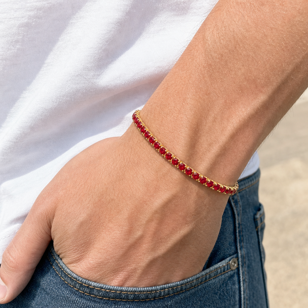 【Ice220】Red Tennis Chain Braceletを着用した自然なUGC画像