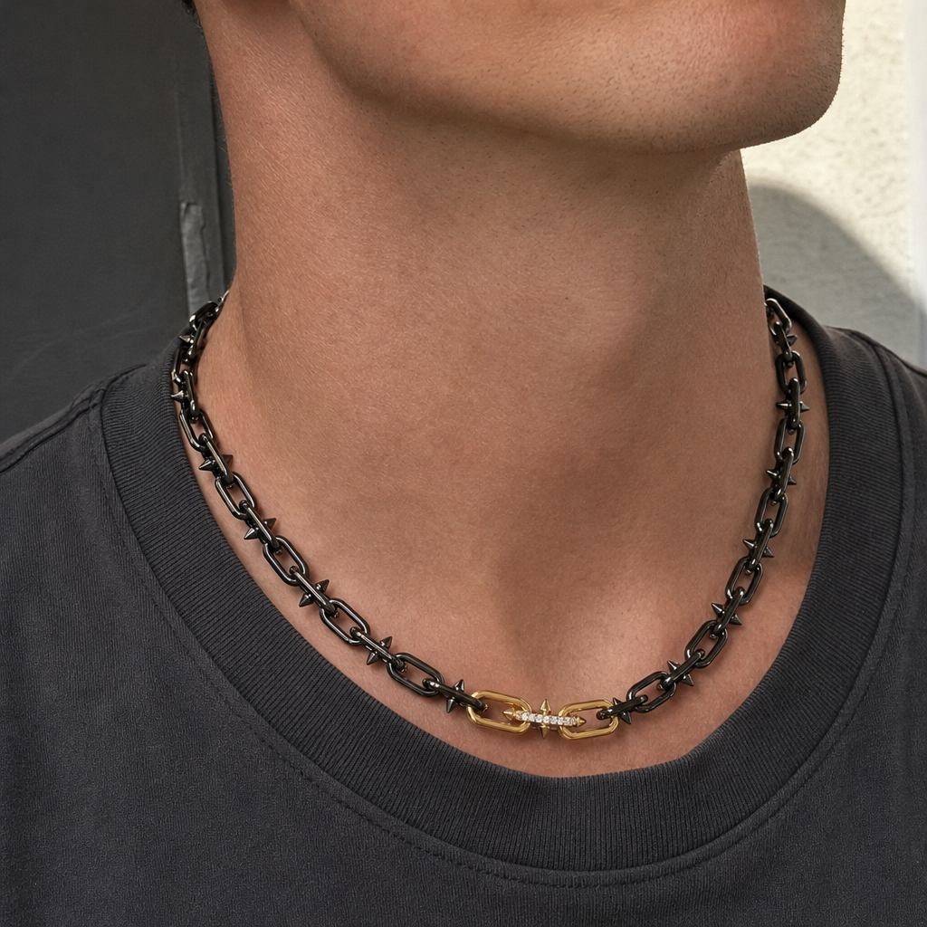 【Ice223】Barrel Link Chain Necklaceを着用した自然なUGC画像