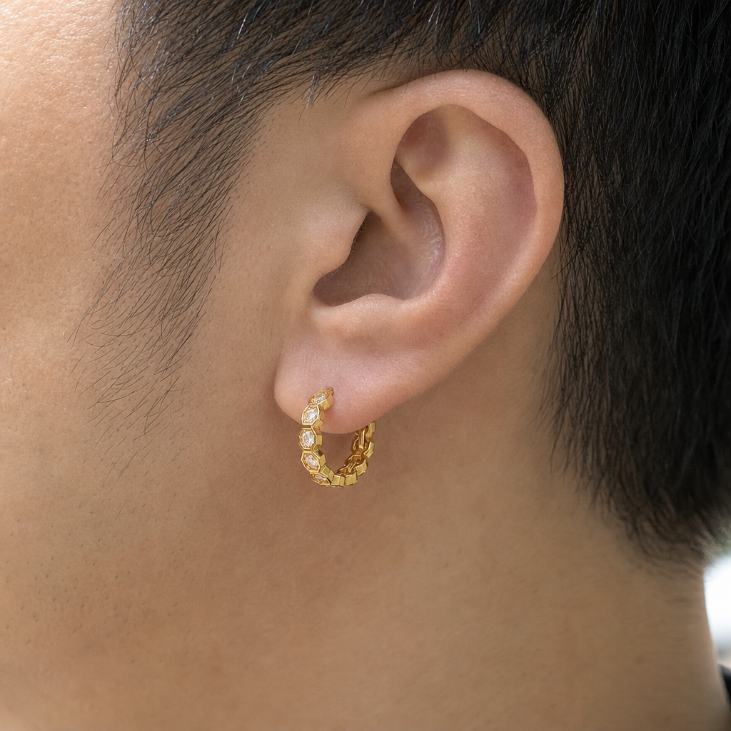【Ice232】Honeycomb Hoop Pierceを着用した自然なUGC画像