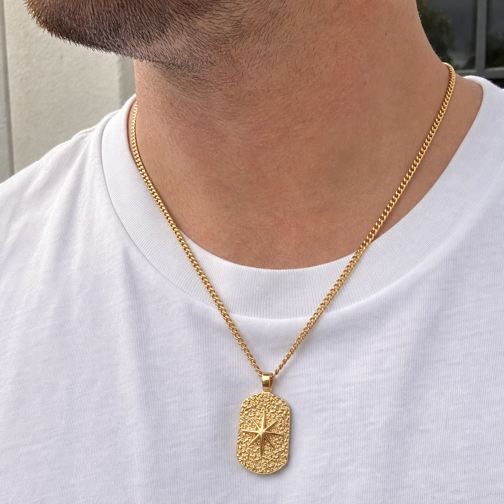 【Ice237】North Startag Necklaceを着用した自然なUGC画像