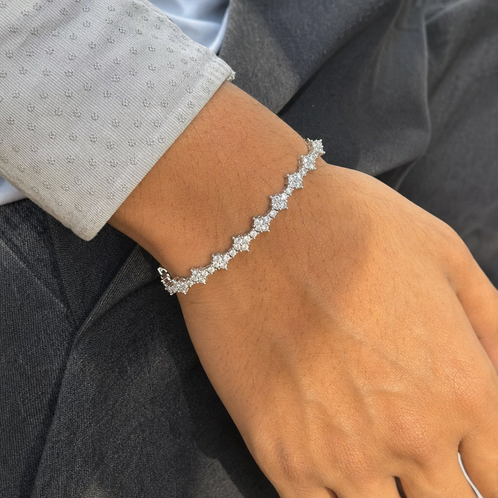 【Ice51】Triple Cut Tennis Chain Braceletを着用した自然なUGC画像