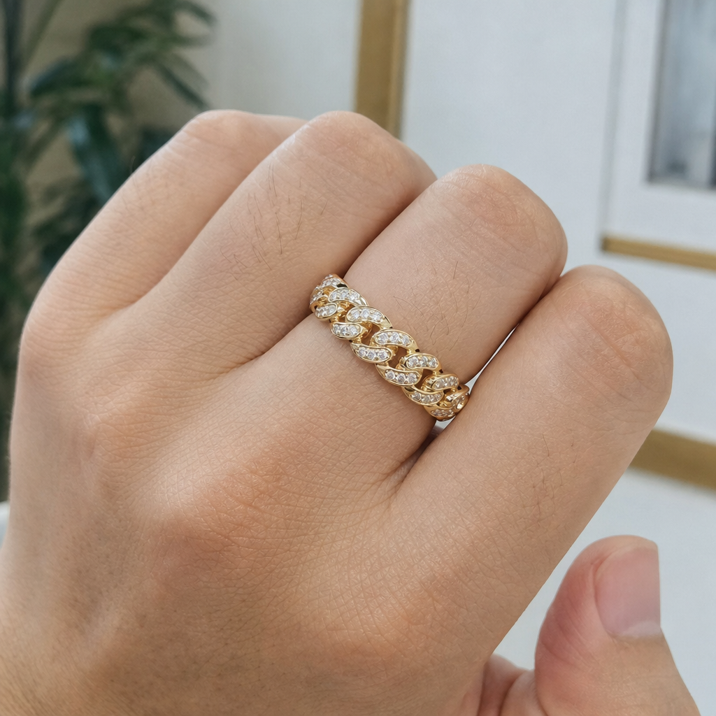 【Ice70】Luxury Link Ringを着用した自然なUGC画像