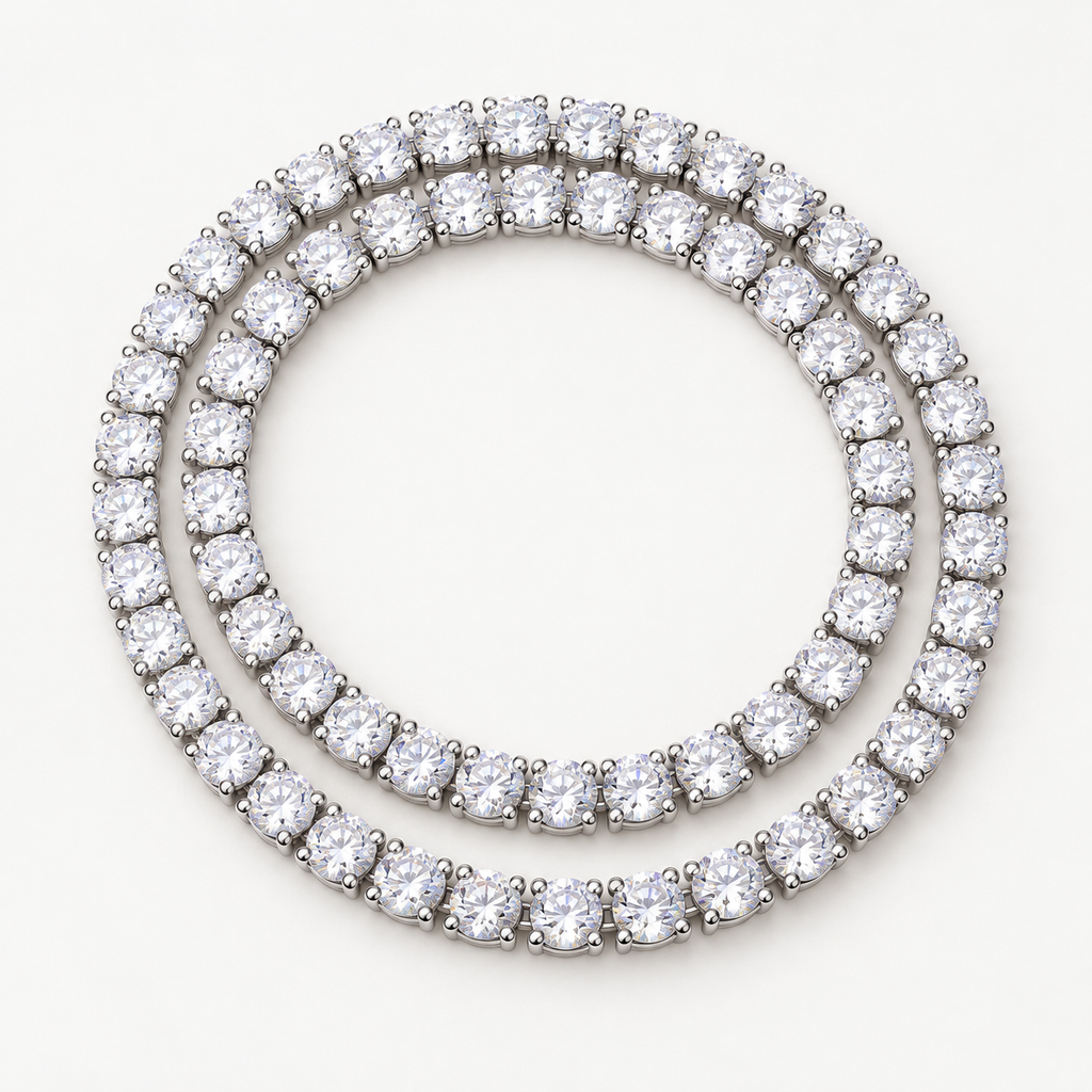 ICE80 Tennis Chain Necklace（モアサナイト・5mm）の全体。シルバーカラーの一連テニスチェーン