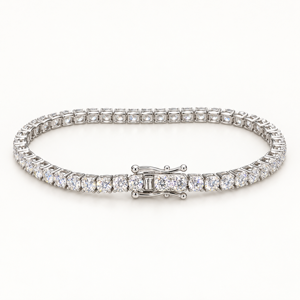 ICE83 Tennis Chain Bracelet（モアサナイト・3mm）の全体。シルバーカラーの一連テニスチェーン