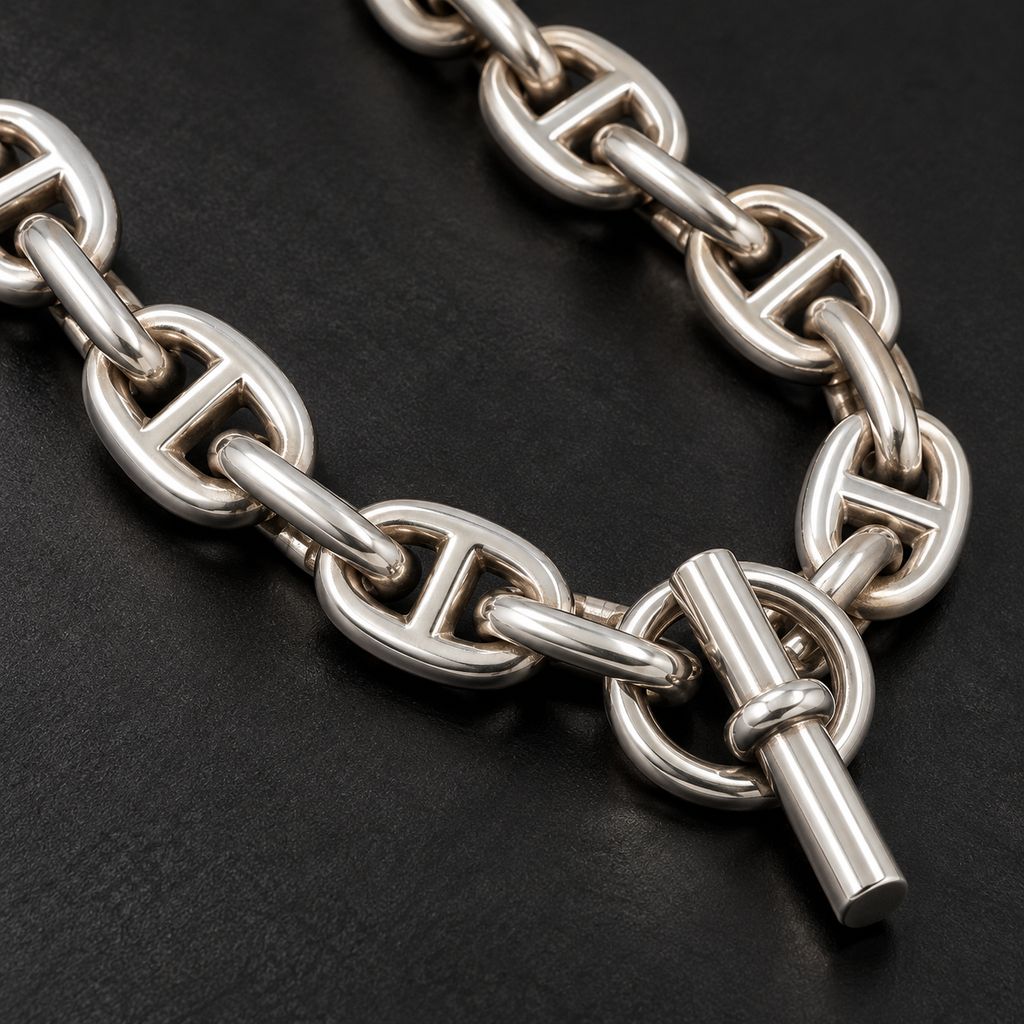 Ice06 Anchor Chain Necklaceの細部。中央バー入りアンカーリンク、楕円連結環、無刻印の円柱Tバーを拡大撮影